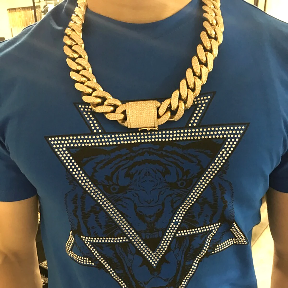 Solid 14K Yellow Gold Diamond Cuban Link Chain 1 Kilo 9 Solid 14K Yellow Gold Diamond Cuban Link Chain 1 Kilo - Image 7