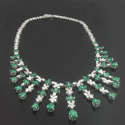 18K White Gold Diamond & Emerald Necklace 13.31dtw 28.52etw 3 18K White Gold Diamond & Emerald Necklace 13.31dtw 28.52etw