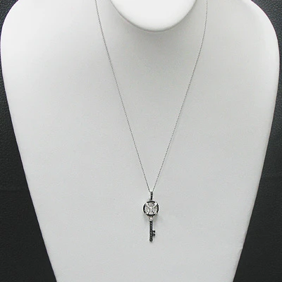 14K White Gold White Black Diamond Key Pendant 0.49ct 5 14K White Gold White Black Diamond Key Pendant 0.49ct - Image 3